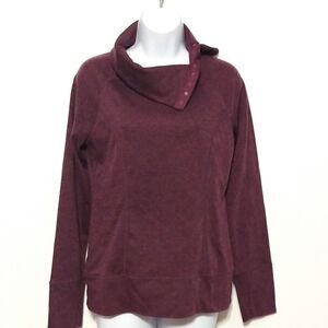Mondetta Turtle neck wool blend snap adjustable maroon small key hole sleeve